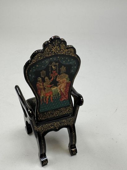RUSSIE, École de Palekh, dans le goût de.
Fauteuil...