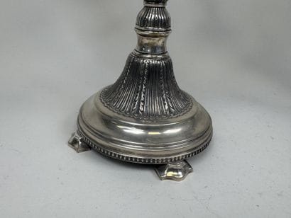 Paire de flambeaux en argent étranger à 4...