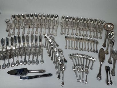 CARDEILHAC.
Importante partie de ménagère...