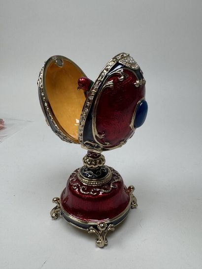 Karl FABERGE, in the style of
An egg-shaped...