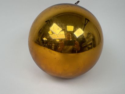 Importante boule de Noël ou de Pardon ancienne...