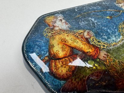 RUSSIA, Palekh School style.
Curved, scalloped-edged...