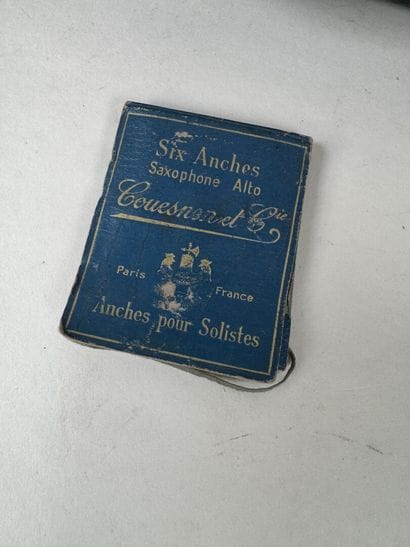 SELMER & Cie, 4 Place DANCOURT à Paris.
Saxophone...