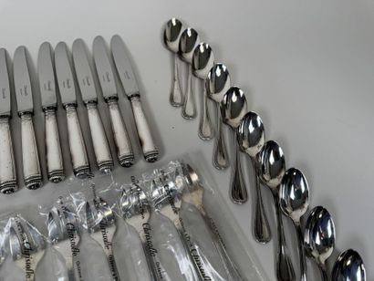 CHRISTOFLE.
Modèle MALMAIOSN.
Partie de ménagère...