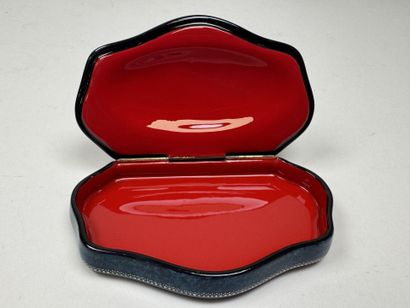 RUSSIA, Palekh School style.
Curved, scalloped-edged...