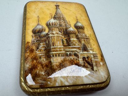 RUSSIE, École de Palekh, dans le goût de.
Boite...