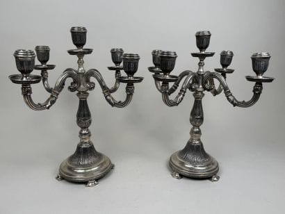 Paire de flambeaux en argent étranger à 4...