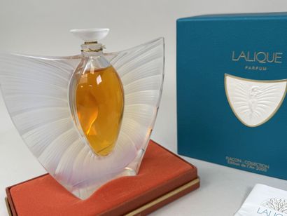 LALIQUE, France.
Flacon de parfum modèle...