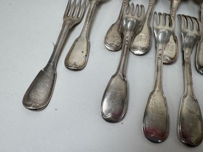 Set of 12 table spoons and 11 forks in 950/1000...