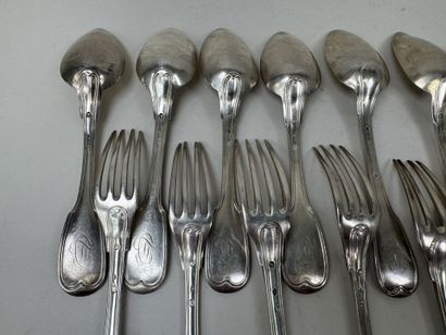 11 cuillères de table et 9 fourchettes de...