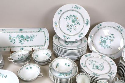 BERNARDAUD & Cie. à Limoges.
Modèle PEKIN.
Partie...