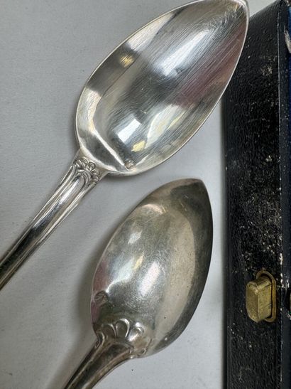Série de 12 petites cuillères en argent 950/1000,...