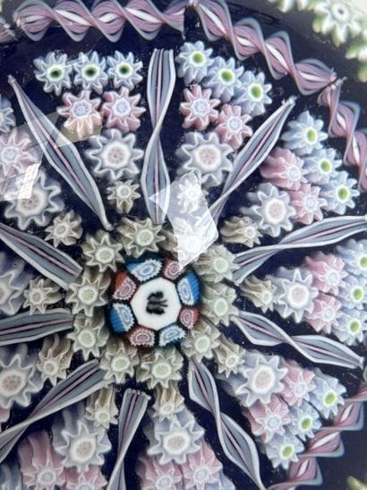 PERTHSHIRE PAPERWEIGHTS LTD (Écosse).
Boule...