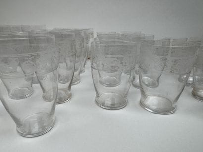 BACCARAT.
Modèle aux cygnes.
Partie de service...