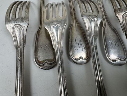 Cinq couverts et une fourchette en argent...