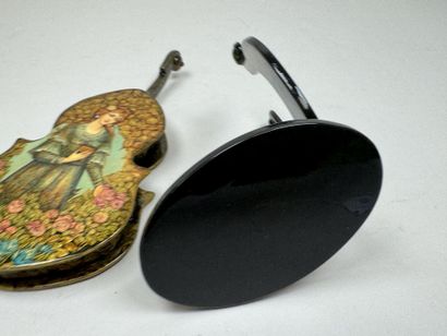 RUSSIA, Palekh School style.
Curved, lacquered...