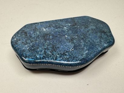 RUSSIA, Palekh School style.
Curved, scalloped-edged...