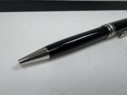 MONT BLANC.
MEISTERSTÜCK.
Stylo roller-ball...