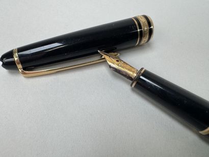 MONTBLANC. 
Stylo-plume 