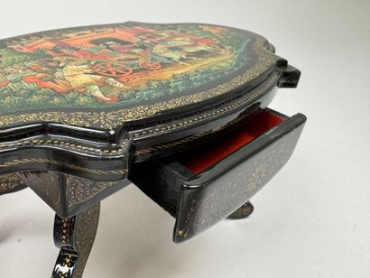 RUSSIA, Palekh School style.
Lacquered box...
