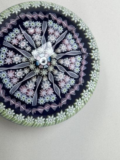 PERTHSHIRE PAPERWEIGHTS LTD (Écosse).
Boule...