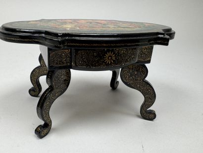RUSSIA, Palekh School style.
Lacquered box...