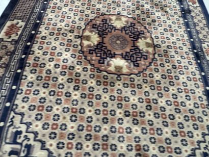 CHINA, 20th century.
Important hand-knotted...