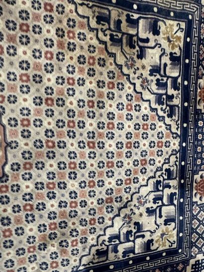 CHINA, 20th century.
Important hand-knotted...
