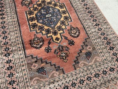 PAKISTAN, 20th century.
Hand-knotted wool...