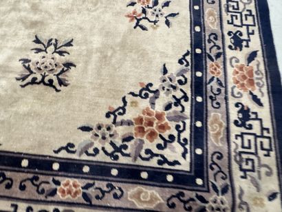 CHINA, 20th century.
Large decorative wool...
