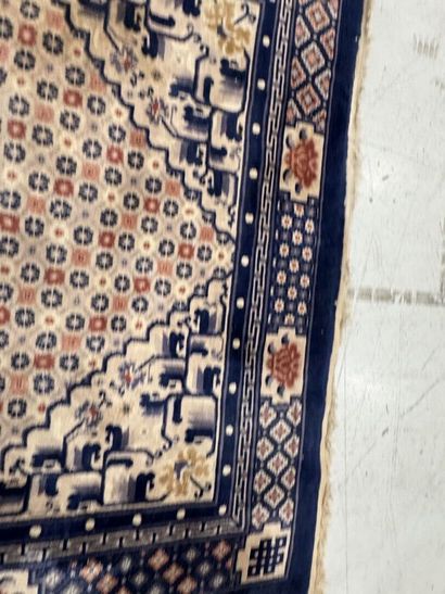 CHINA, 20th century.
Important hand-knotted...