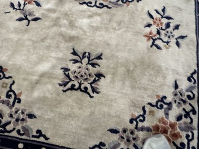 CHINA, 20th century.
Large decorative wool...