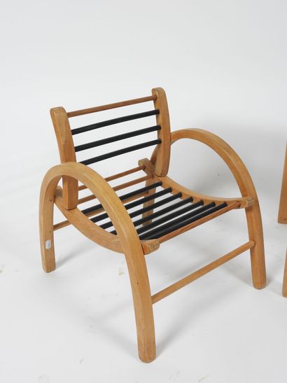 Bureau et chaise d'enfant en bois courbé...