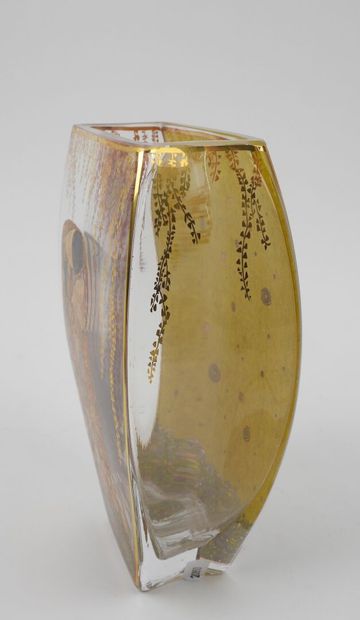 GOEBEL Artis Orbis.
Decorated glass vase...