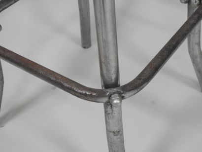 Tabouret haut industriel en métal chromé...