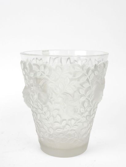 LALIQUE.
Pressed-molded glass vase, 