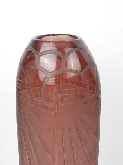 SCHNEIDER.
Large vase made of pink-tinted...