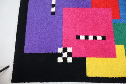 JH Création.
Tapis rectangulaire en laine...