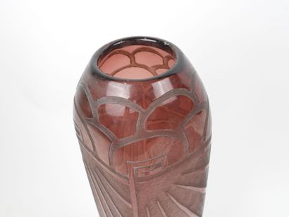 SCHNEIDER.
Large vase made of pink-tinted...