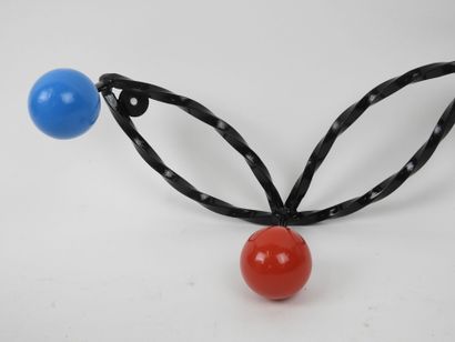 Porte-manteau en fer forgé torsadé laqué...