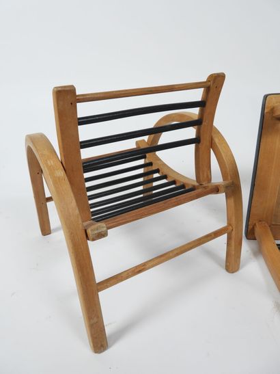 Bureau et chaise d'enfant en bois courbé...
