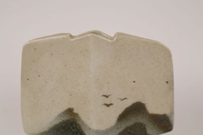 Yves MOHY (1929-2005) et VIREBENT.
Vase aplati...