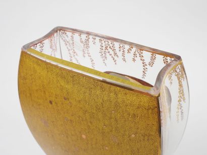 GOEBEL Artis Orbis.
Decorated glass vase...