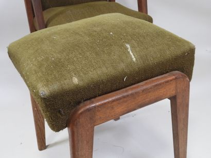 Suite de quatre fauteuils et deux tabourets...