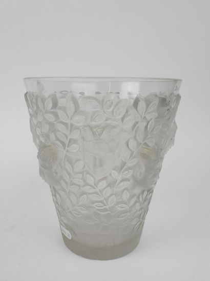 LALIQUE.
Pressed-molded glass vase, 