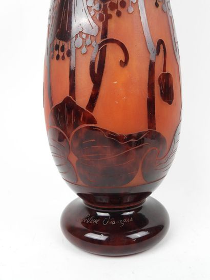 LE VERRE FRANCAIS.
Campanulas.
Large glass...