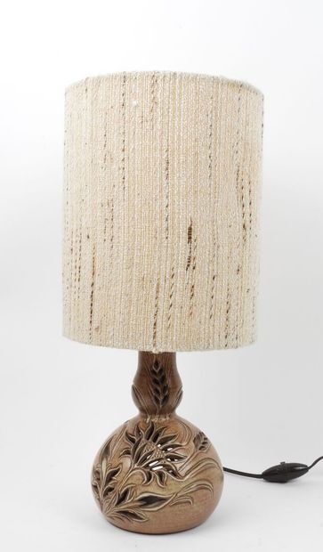 M. LANCE, à VALLAURIS.
Lampe en céramique...