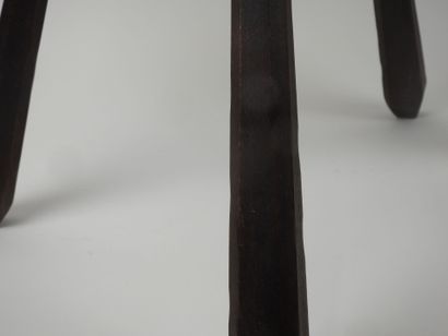 Chaise de vacher ou traite en bois sculpté,...