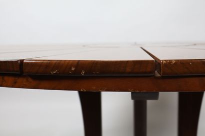 TRICONFORT.
Ensemble de salle à manger d'extérieur...