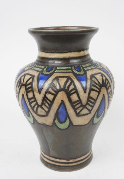 Jules HENRIOT (1866–1946) for ODETTA in QUIMPER.
Ceramic...